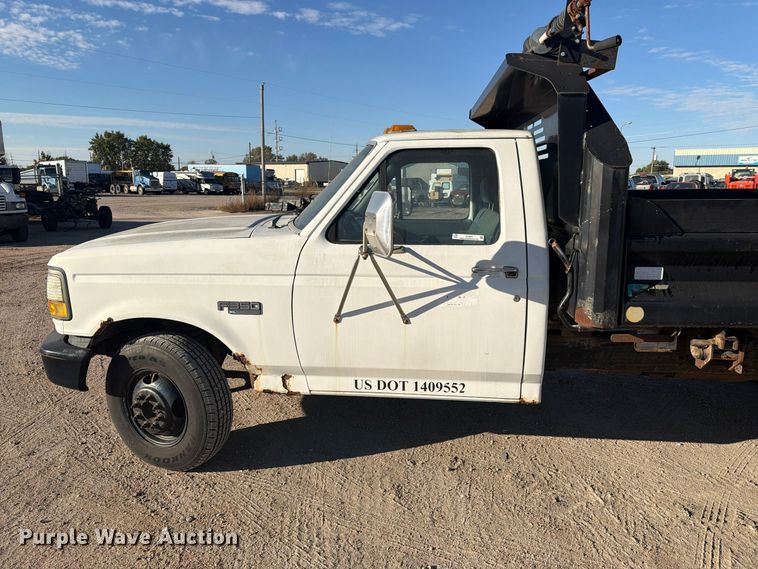 image for item EI7847 1993 Ford F-350 dump bed pickup truck