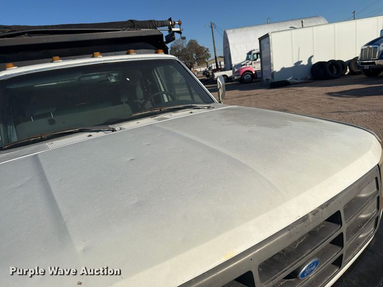 image for item EI7847 1993 Ford F-350 dump bed pickup truck