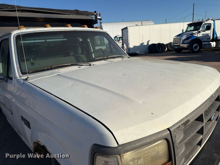 image for item EI7847 1993 Ford F-350 dump bed pickup truck