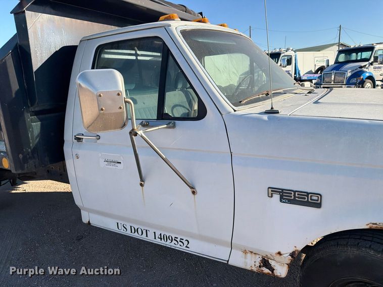 image for item EI7847 1993 Ford F-350 dump bed pickup truck
