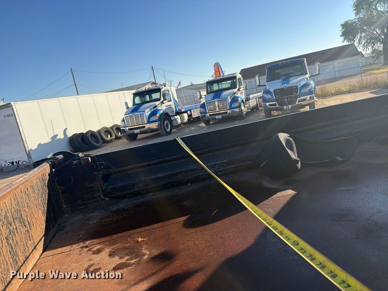image for item EI7847 1993 Ford F-350 dump bed pickup truck