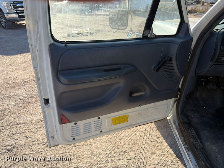 image for item EI7847 1993 Ford F-350 dump bed pickup truck