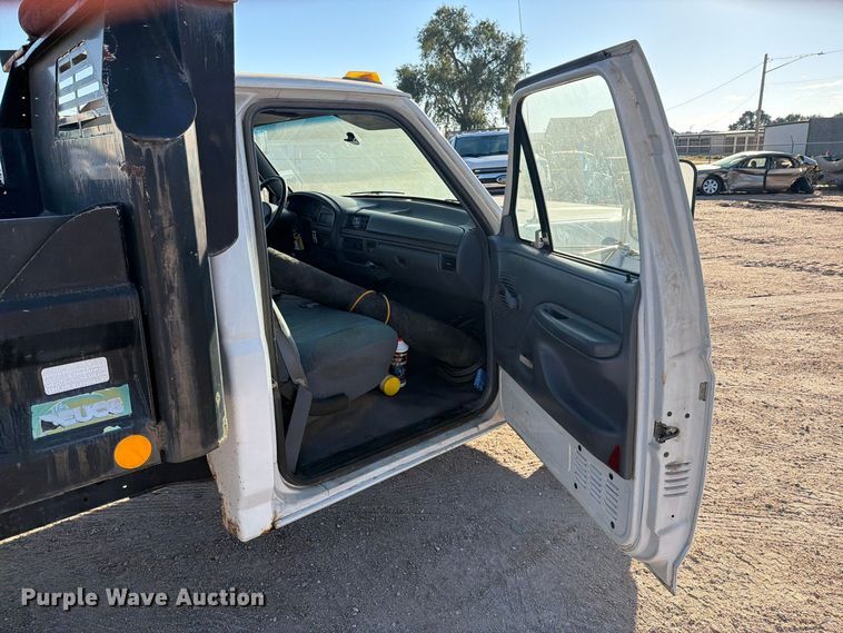 image for item EI7847 1993 Ford F-350 dump bed pickup truck