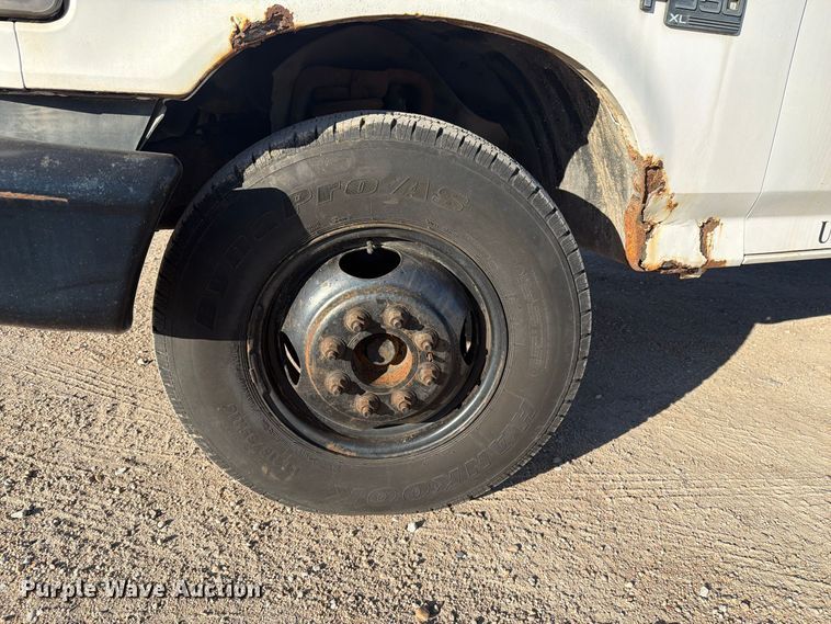 image for item EI7847 1993 Ford F-350 dump bed pickup truck