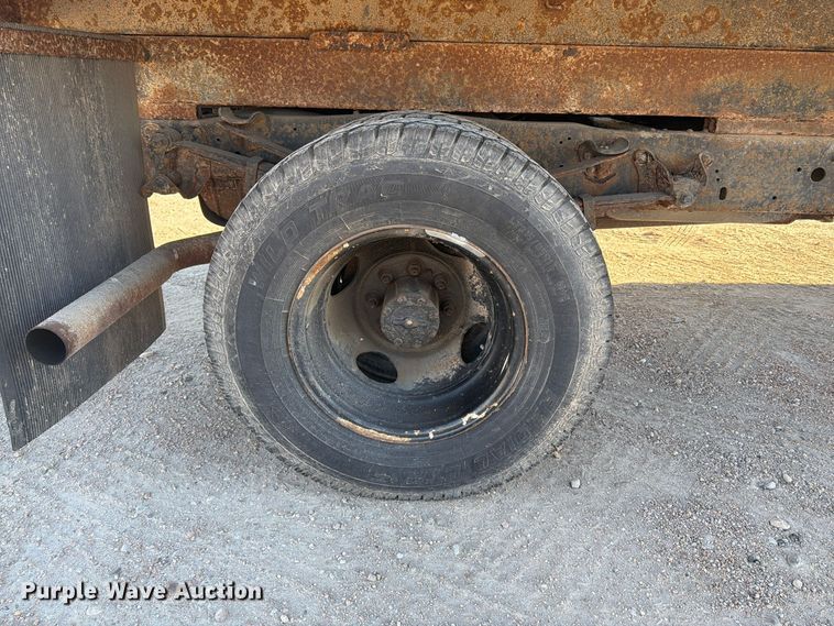 image for item EI7847 1993 Ford F-350 dump bed pickup truck