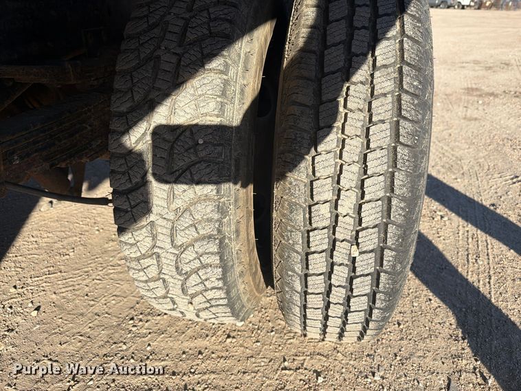 image for item EI7847 1993 Ford F-350 dump bed pickup truck