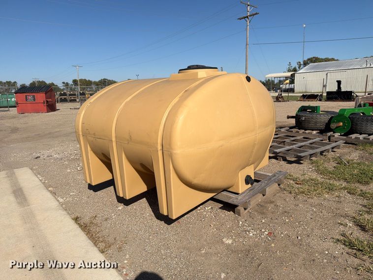 image for item EI7856 Poly tank