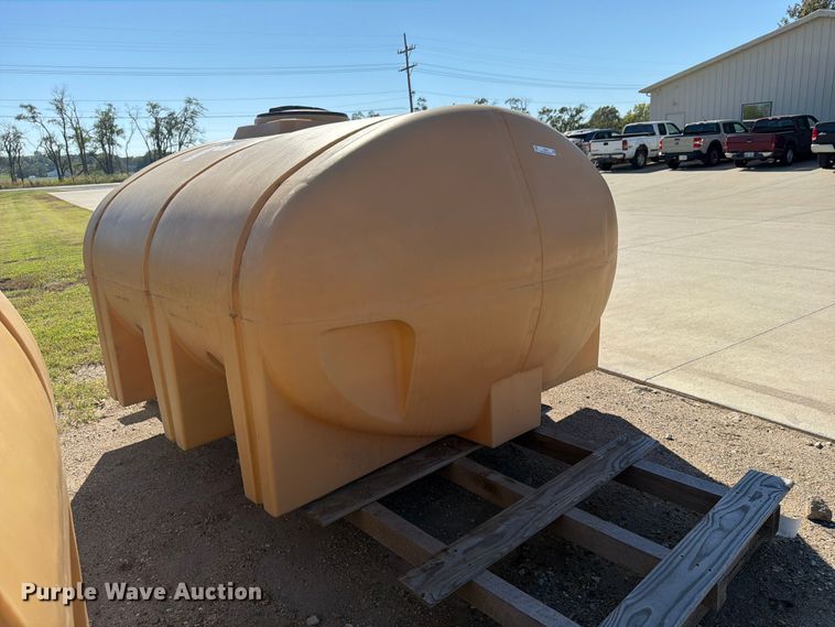 image for item EI7856 Poly tank