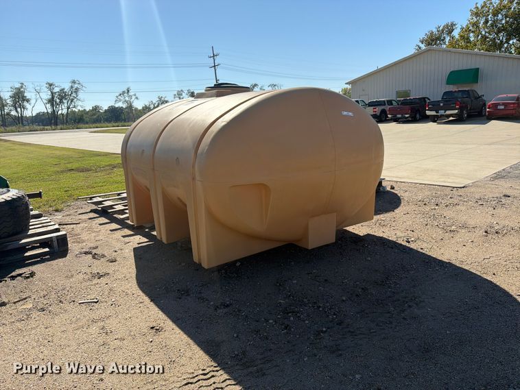 image for item EI7857 Poly tank