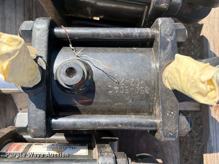 image for item EI7862 (6) hydraulic cylinders