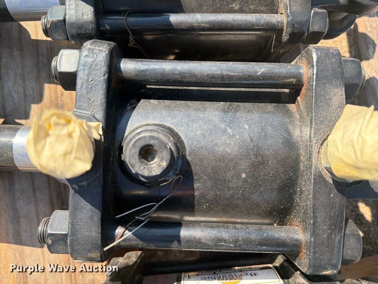 image for item EI7862 (6) hydraulic cylinders
