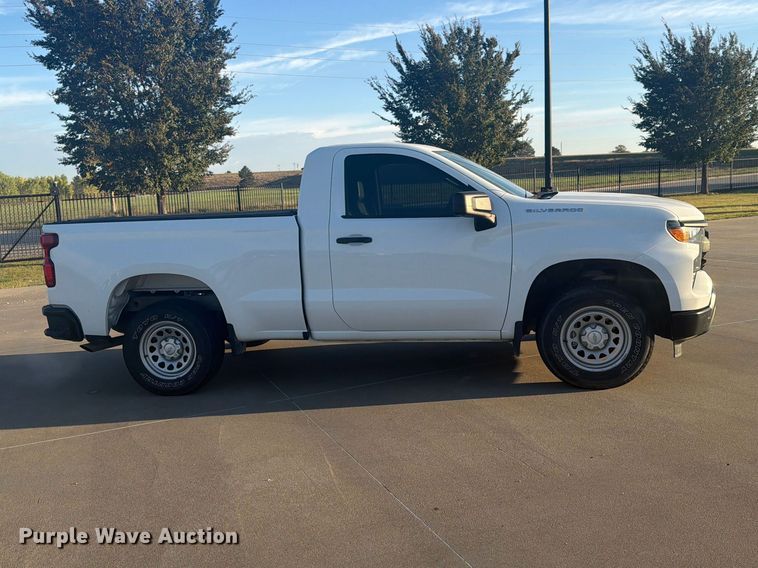 image for item EI7868 2022 Chevrolet Silverado 1500 pickup truck