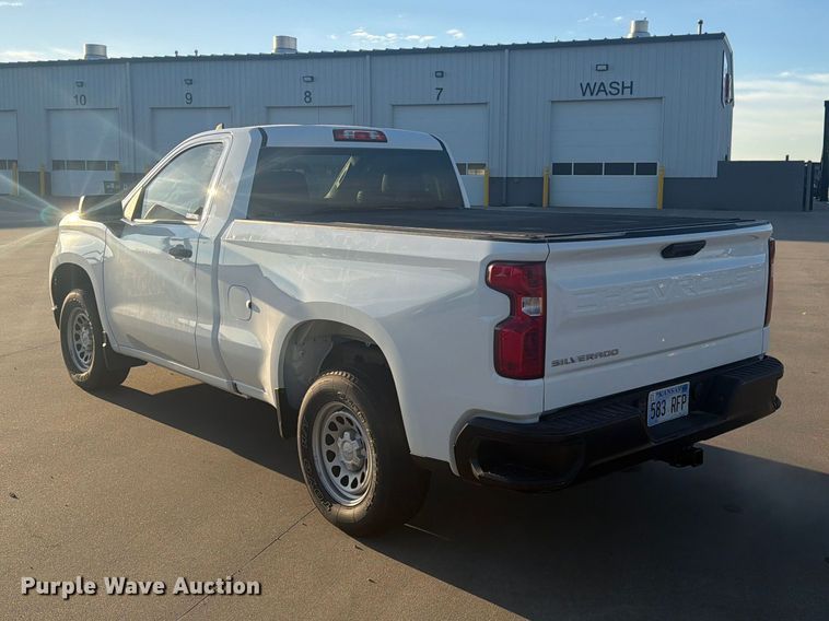 image for item EI7868 2022 Chevrolet Silverado 1500 pickup truck
