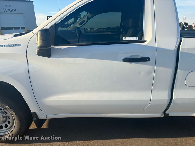 image for item EI7868 2022 Chevrolet Silverado 1500 pickup truck