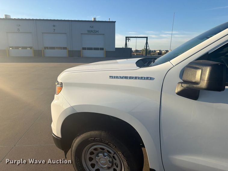 image for item EI7868 2022 Chevrolet Silverado 1500 pickup truck