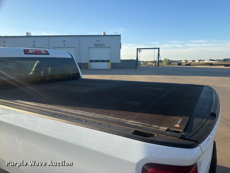 image for item EI7868 2022 Chevrolet Silverado 1500 pickup truck