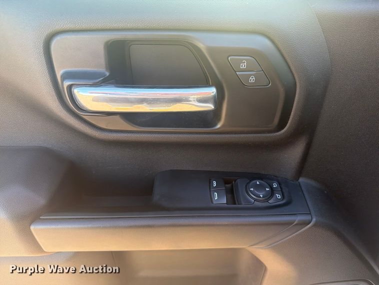 image for item EI7868 2022 Chevrolet Silverado 1500 pickup truck