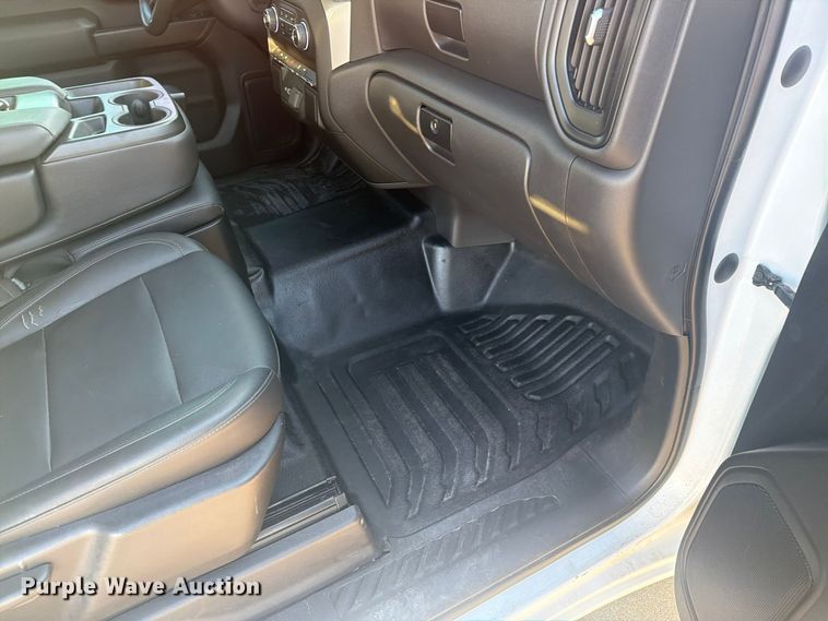 image for item EI7868 2022 Chevrolet Silverado 1500 pickup truck