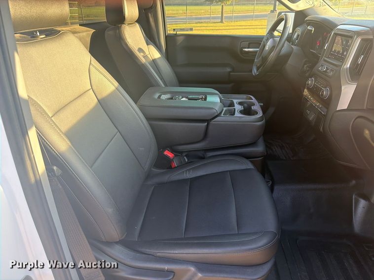 image for item EI7868 2022 Chevrolet Silverado 1500 pickup truck