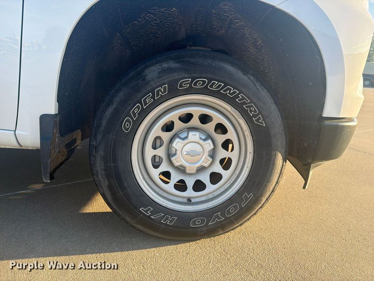 image for item EI7868 2022 Chevrolet Silverado 1500 pickup truck