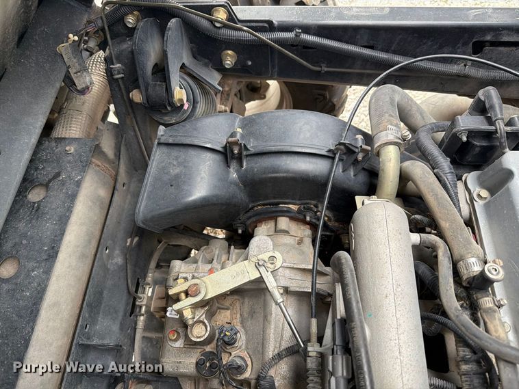 image for item EL1002 2011 John Deere XUV825i Gator utility vehicle