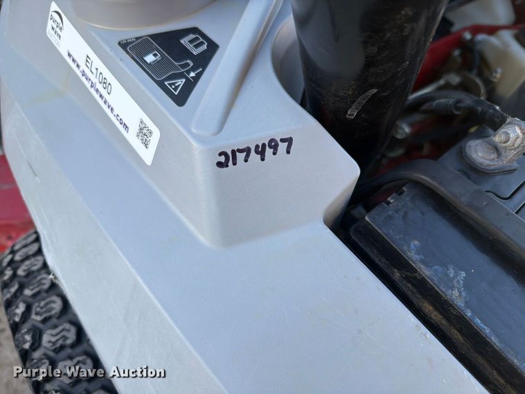 image for item EL1080 2003 eXmark RAE708GEM52300 ZTR lawn mower