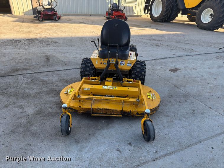 image for item EL1081 2019 Walker B23i lawn mower