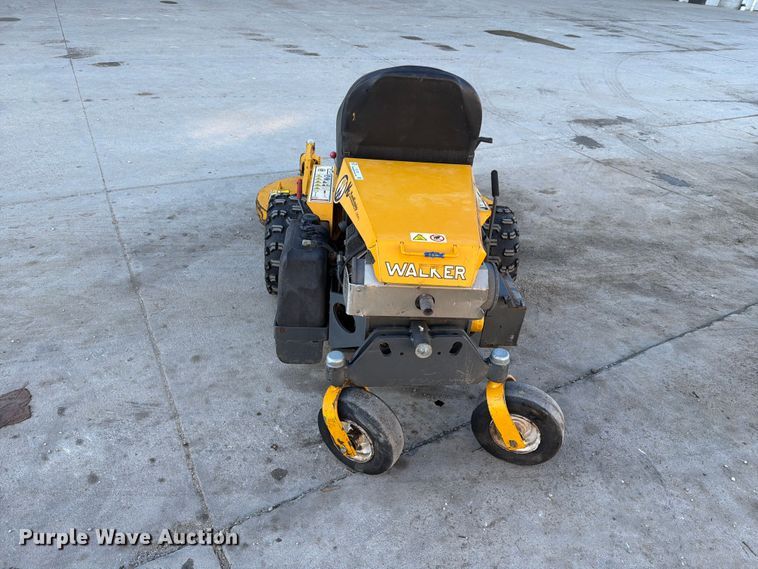 image for item EL1081 2019 Walker B23i lawn mower