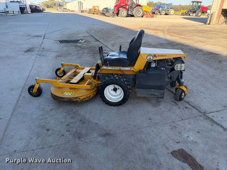 image for item EL1081 2019 Walker B23i lawn mower