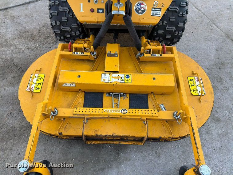 image for item EL1081 2019 Walker B23i lawn mower