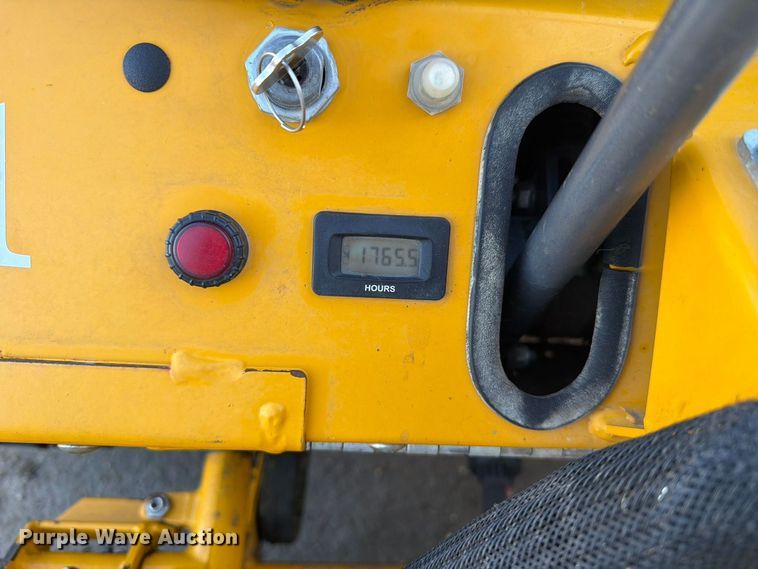 image for item EL1081 2019 Walker B23i lawn mower