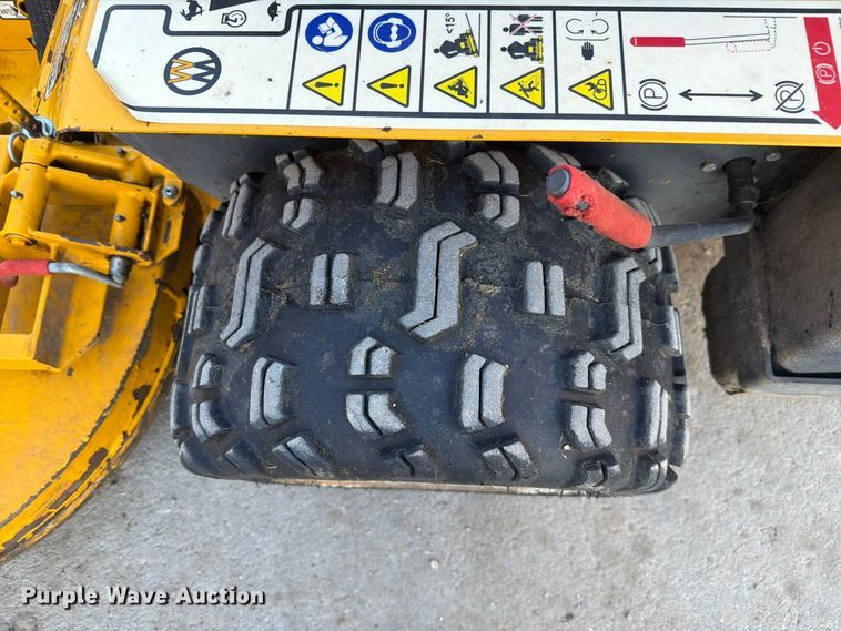 image for item EL1081 2019 Walker B23i lawn mower