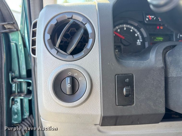 image for item EN3980 2012 Ford E250 van