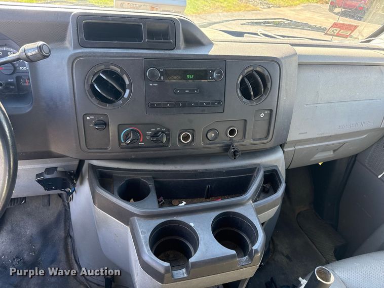 image for item EN3980 2012 Ford E250 van