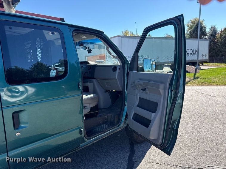 image for item EN3980 2012 Ford E250 van