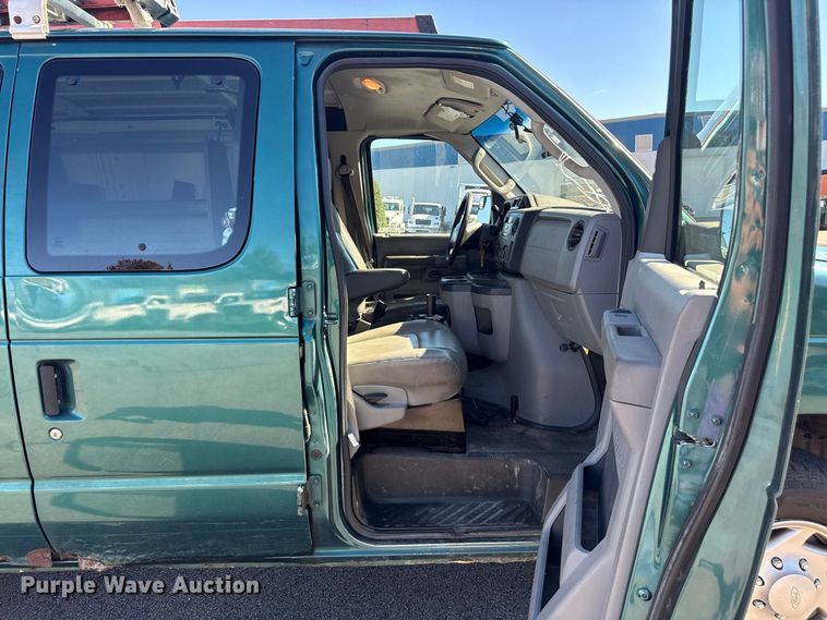 image for item EN3980 2012 Ford E250 van