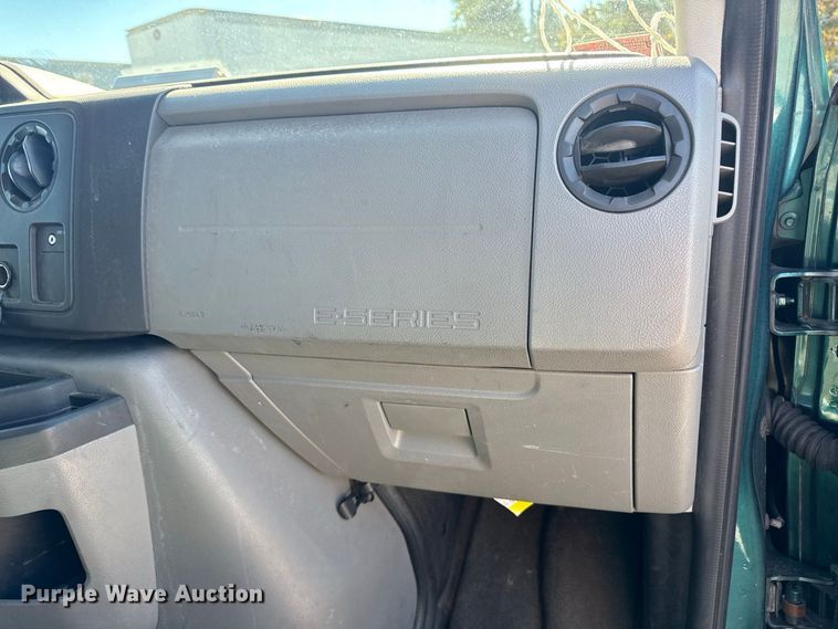 image for item EN3980 2012 Ford E250 van