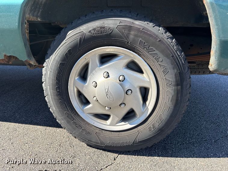 image for item EN3980 2012 Ford E250 van