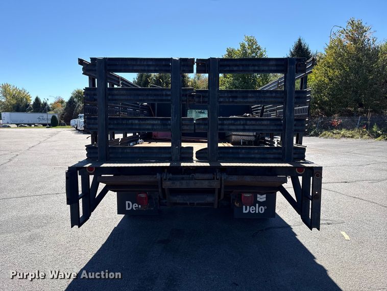 image for item EN3981 2001 Ford F550 Super Duty flatbed truck
