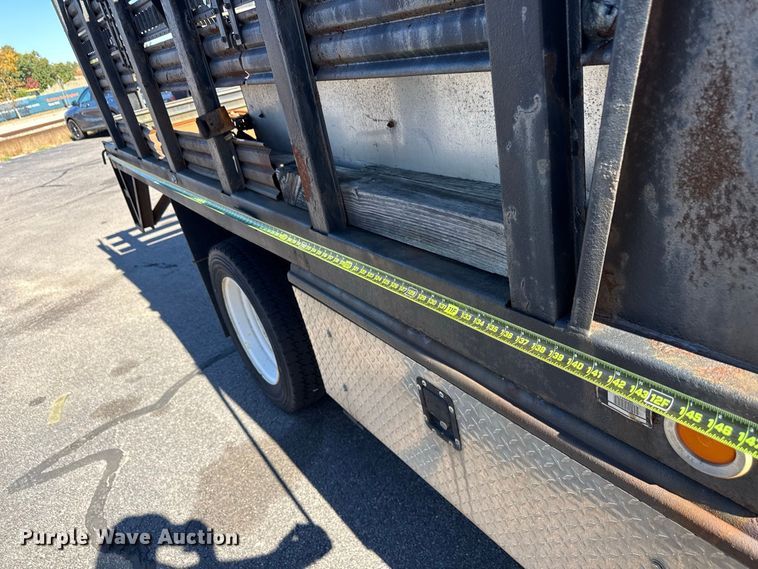 image for item EN3981 2001 Ford F550 Super Duty flatbed truck