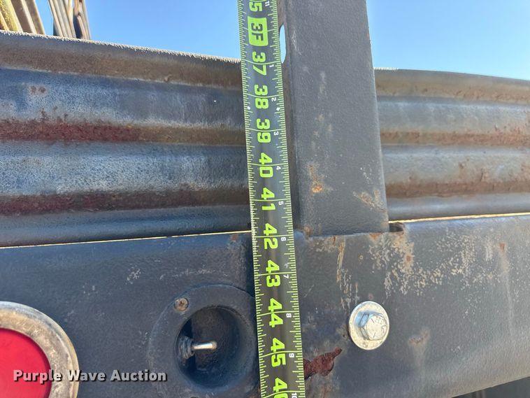 image for item EN3981 2001 Ford F550 Super Duty flatbed truck