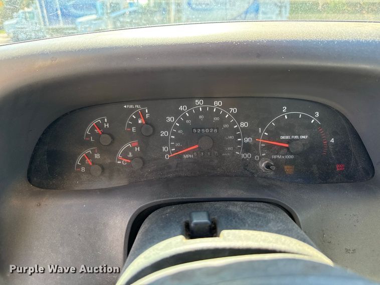 image for item EN3981 2001 Ford F550 Super Duty flatbed truck