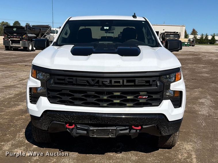image for item EO8794 2023 Chevrolet Silverado 1500 Crew Cab pickup truck