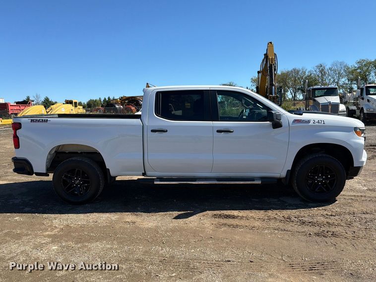 image for item EO8794 2023 Chevrolet Silverado 1500 Crew Cab pickup truck