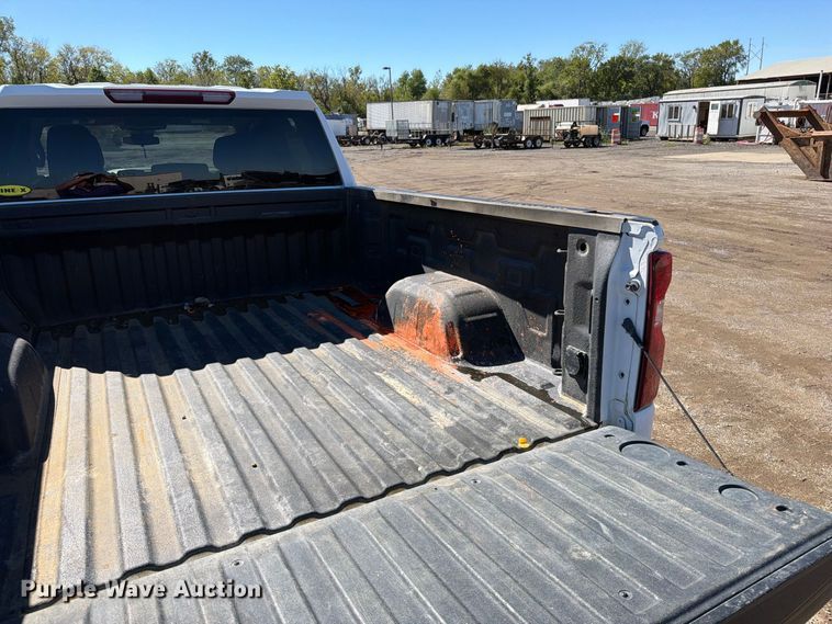 image for item EO8794 2023 Chevrolet Silverado 1500 Crew Cab pickup truck