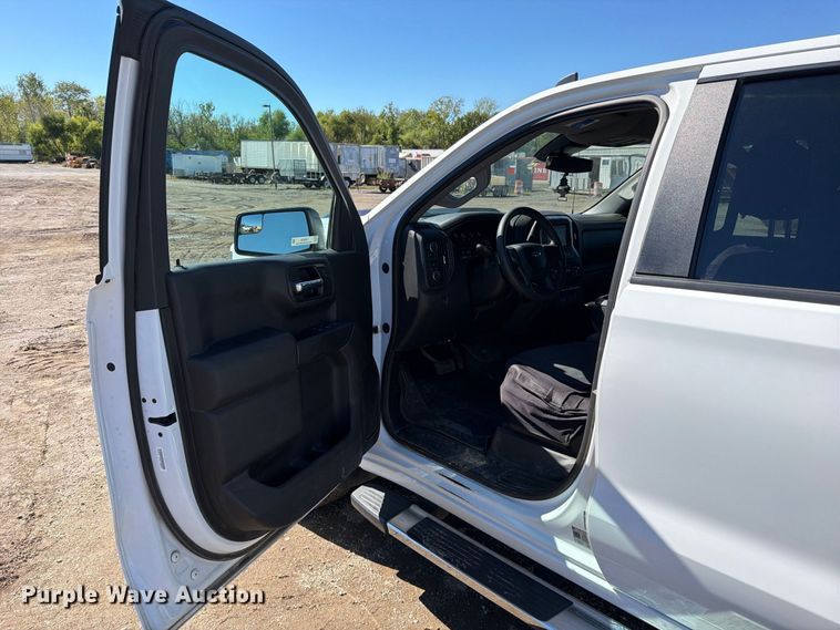 image for item EO8794 2023 Chevrolet Silverado 1500 Crew Cab pickup truck