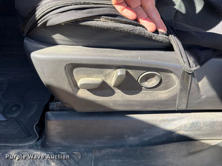 image for item EO8794 2023 Chevrolet Silverado 1500 Crew Cab pickup truck