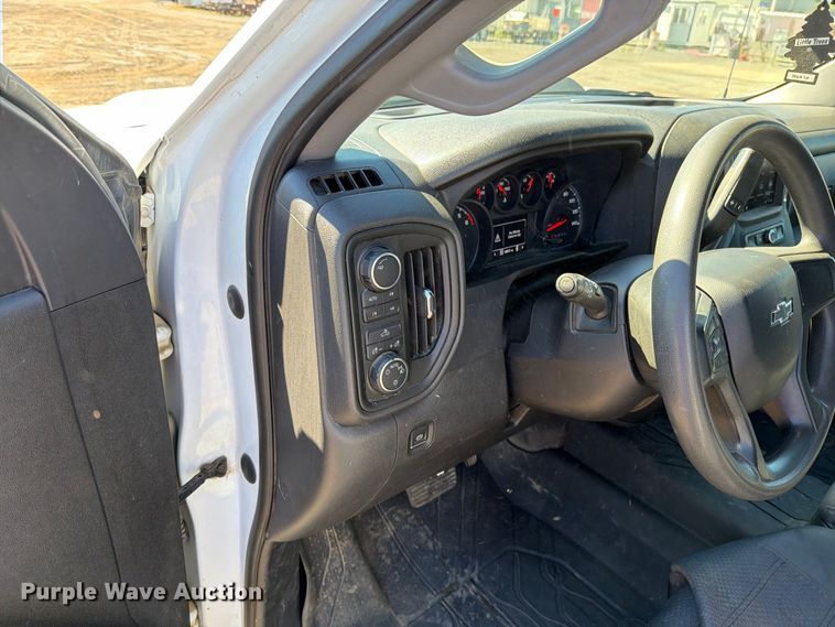 image for item EO8794 2023 Chevrolet Silverado 1500 Crew Cab pickup truck