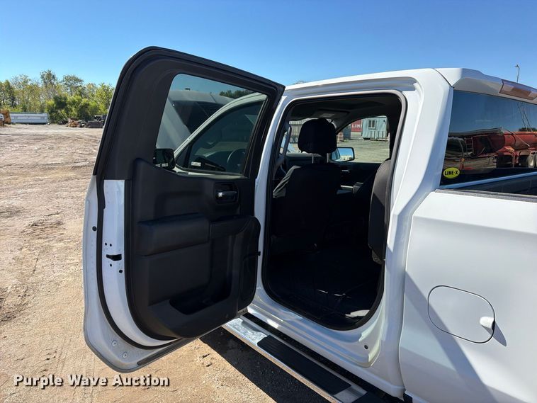 image for item EO8794 2023 Chevrolet Silverado 1500 Crew Cab pickup truck