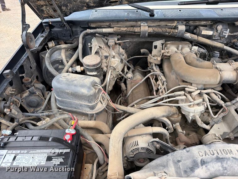 image for item EO8806 1995 Ford F250 XLT flatbed pickup truck